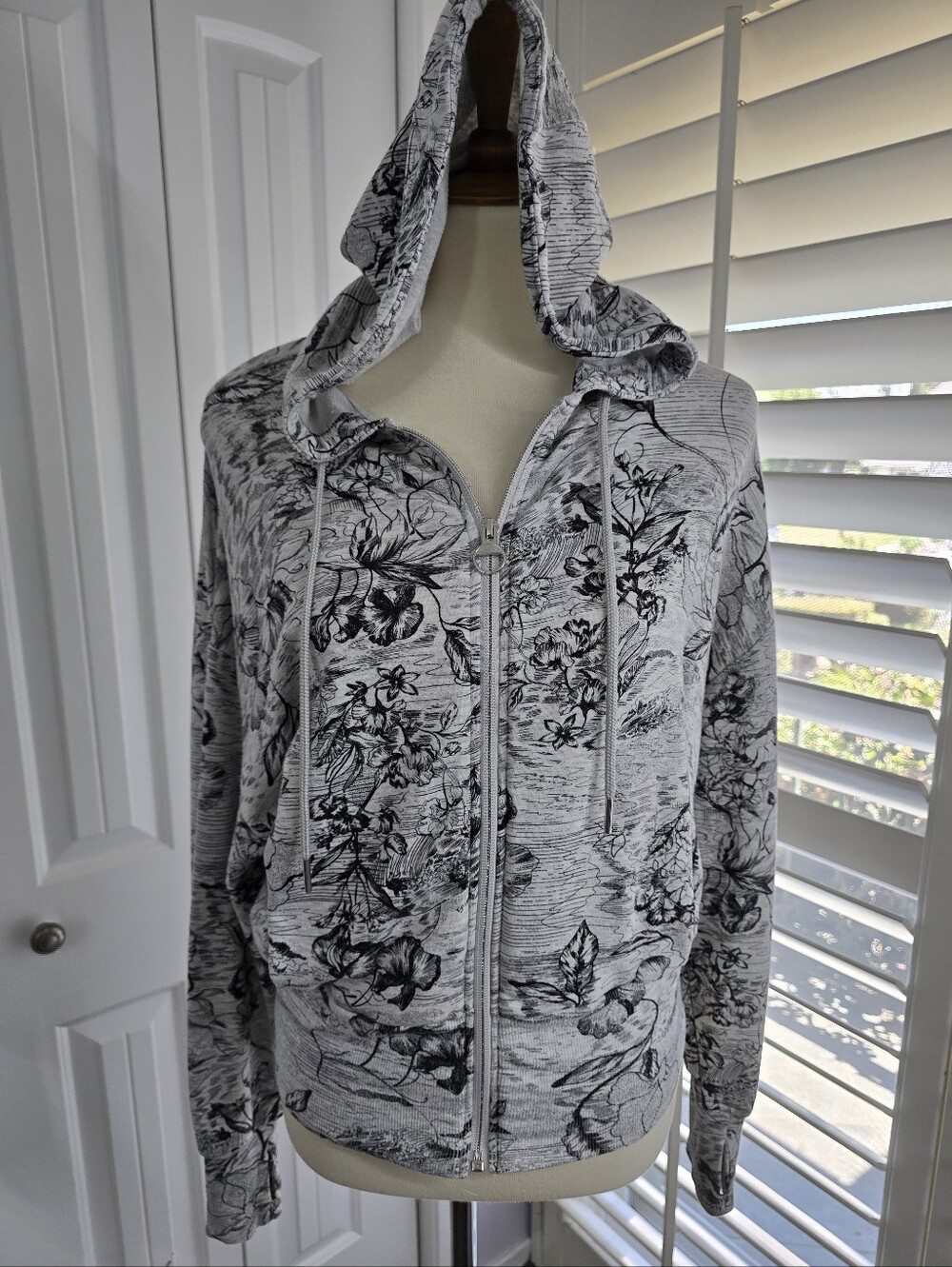 Athleta Eden Floral Hoodie Sweatshirt. Full Zip With Front Pockets - Picture 3 of 13